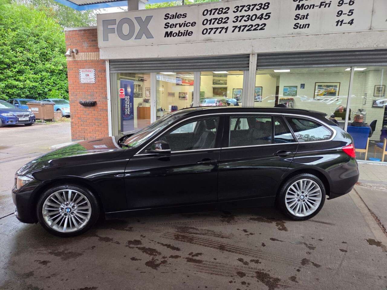 A 2013 BMW 3 SERIES 2.0 320d Luxury Touring 5dr Diesel Manual Euro 5 (s/s) (184 ps) LEATHER-AIR A 2013 BMW 3 SERIES 2.0 320d Luxury Touring 5dr Diesel Manual Euro 5 (s/s) (184 ps) LEATHER-AIR