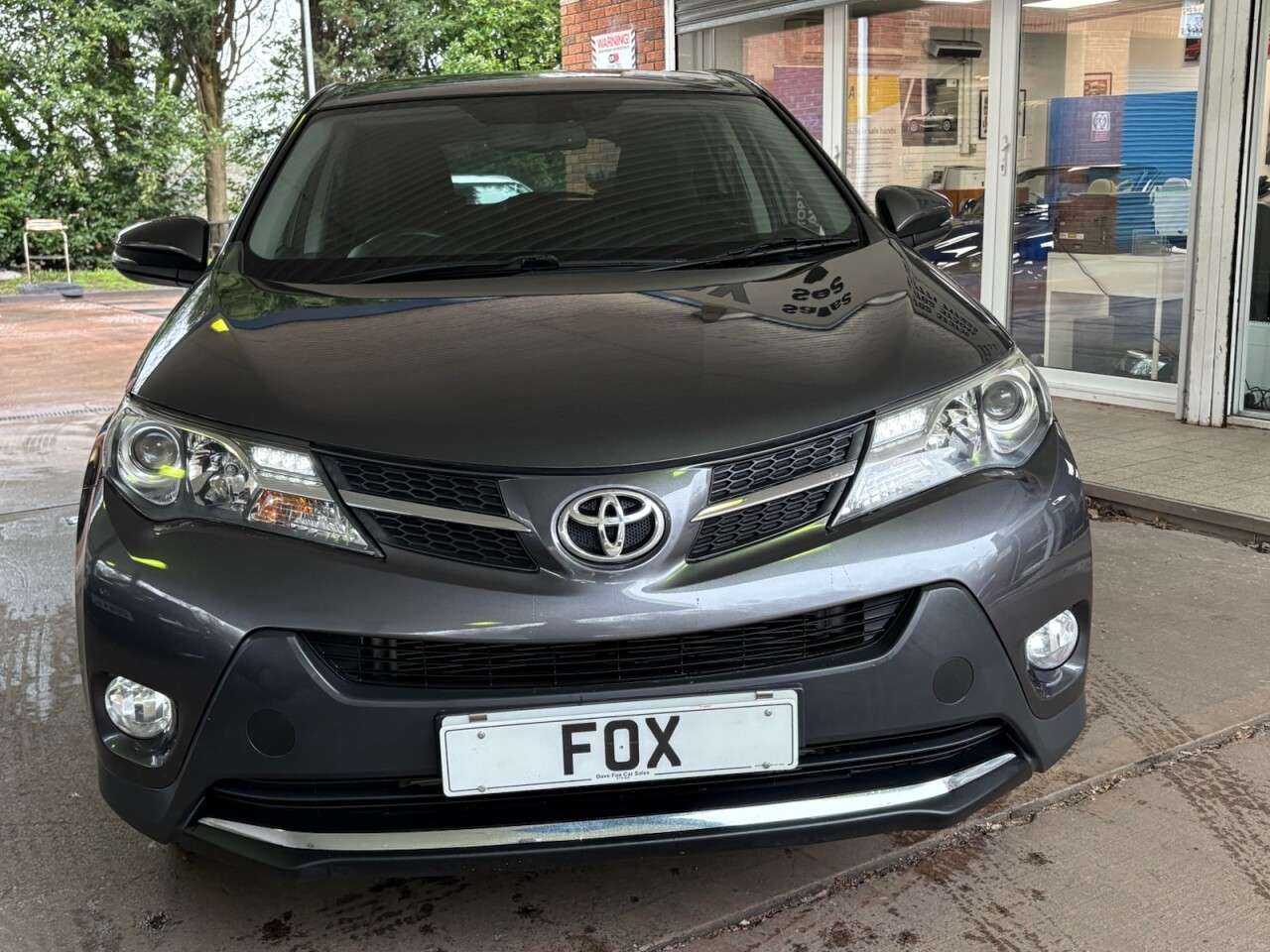 A 2013 TOYOTA RAV4 2.2 D-CAT Icon SUV 5dr Diesel Auto 4WD Euro 5 (150 ps) 4 X 4,SAT NAVIGATION A 2013 TOYOTA RAV4 2.2 D-CAT Icon SUV 5dr Diesel Auto 4WD Euro 5 (150 ps) 4 X 4,SAT NAVIGATION