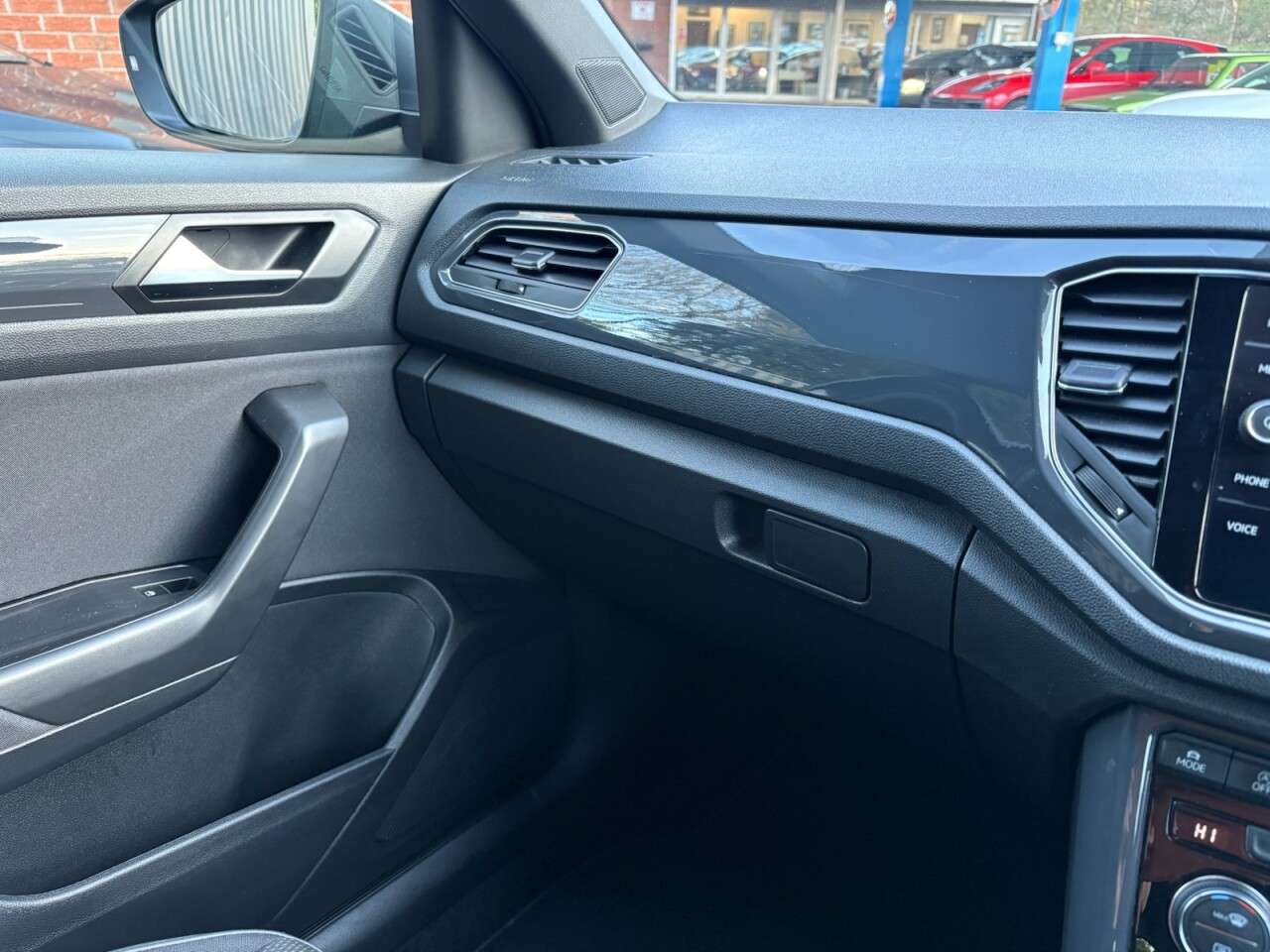 2020 VOLKSWAGEN T-ROC 2020 VOLKSWAGEN T-ROC