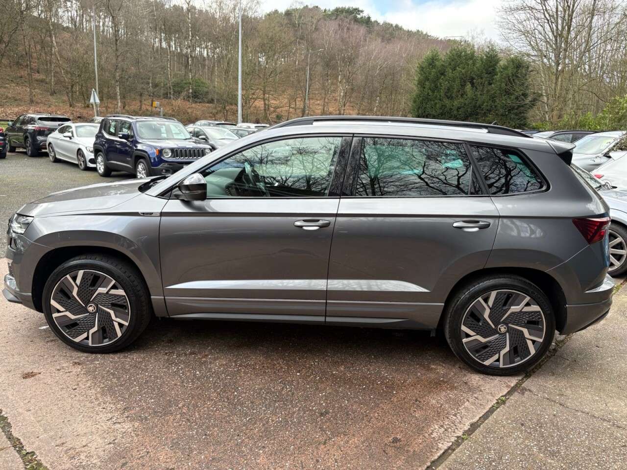 A 2022 SKODA KAROQ 2.0 TSI SportLine SUV 5dr Petrol DSG 4WD Euro 6 (s/s) (190 ps) PANORAMIC SU A 2022 SKODA KAROQ 2.0 TSI SportLine SUV 5dr Petrol DSG 4WD Euro 6 (s/s) (190 ps) PANORAMIC SU