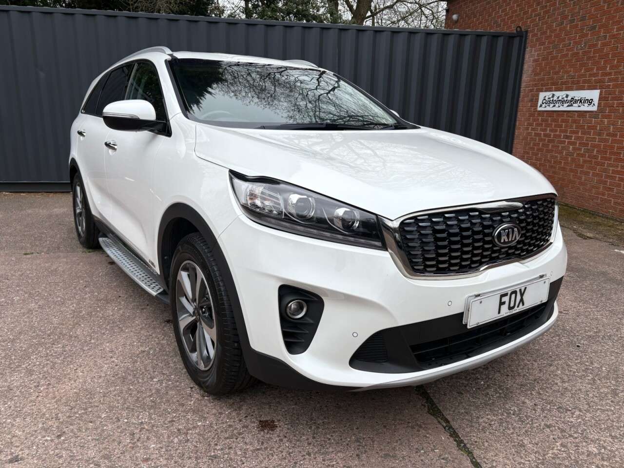 A 2019 KIA SORENTO 2.2 CRDi KX-2 SUV 5dr Diesel Manual AWD Euro 6 (s/s) (197 bhp) HEATED LTR-P A 2019 KIA SORENTO 2.2 CRDi KX-2 SUV 5dr Diesel Manual AWD Euro 6 (s/s) (197 bhp) HEATED LTR-P