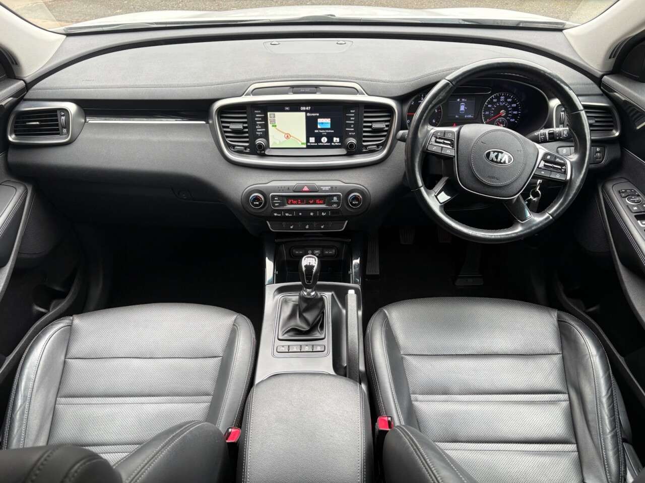 A 2019 KIA SORENTO 2.2 CRDi KX-2 SUV 5dr Diesel Manual AWD Euro 6 (s/s) (197 bhp) HEATED LTR-P A 2019 KIA SORENTO 2.2 CRDi KX-2 SUV 5dr Diesel Manual AWD Euro 6 (s/s) (197 bhp) HEATED LTR-P