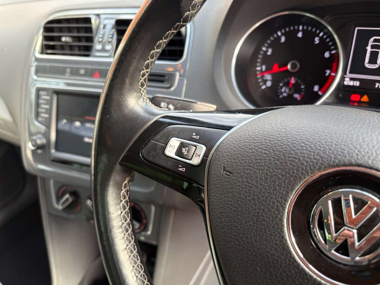 2015 VOLKSWAGEN POLO 2015 VOLKSWAGEN POLO