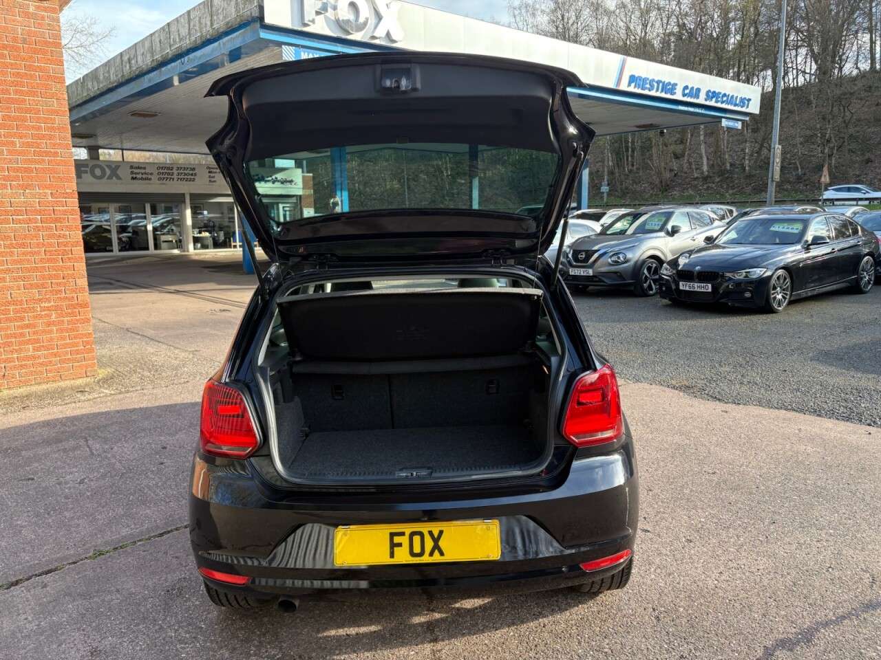 A 2015 VOLKSWAGEN POLO 1.2 TSI BlueMotion Tech SE Design Hatchback 5dr Petrol Manual Euro 6 (s/s) A 2015 VOLKSWAGEN POLO 1.2 TSI BlueMotion Tech SE Design Hatchback 5dr Petrol Manual Euro 6 (s/s)