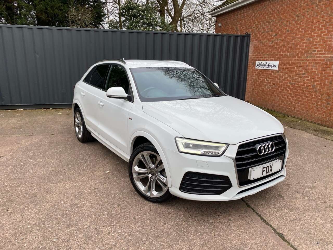 A 2016 AUDI Q3 2.0 TDI S line Plus SUV 5dr Diesel S Tronic quattro Euro 6 (s/s) (184 ps) 1 A 2016 AUDI Q3 2.0 TDI S line Plus SUV 5dr Diesel S Tronic quattro Euro 6 (s/s) (184 ps) 1
