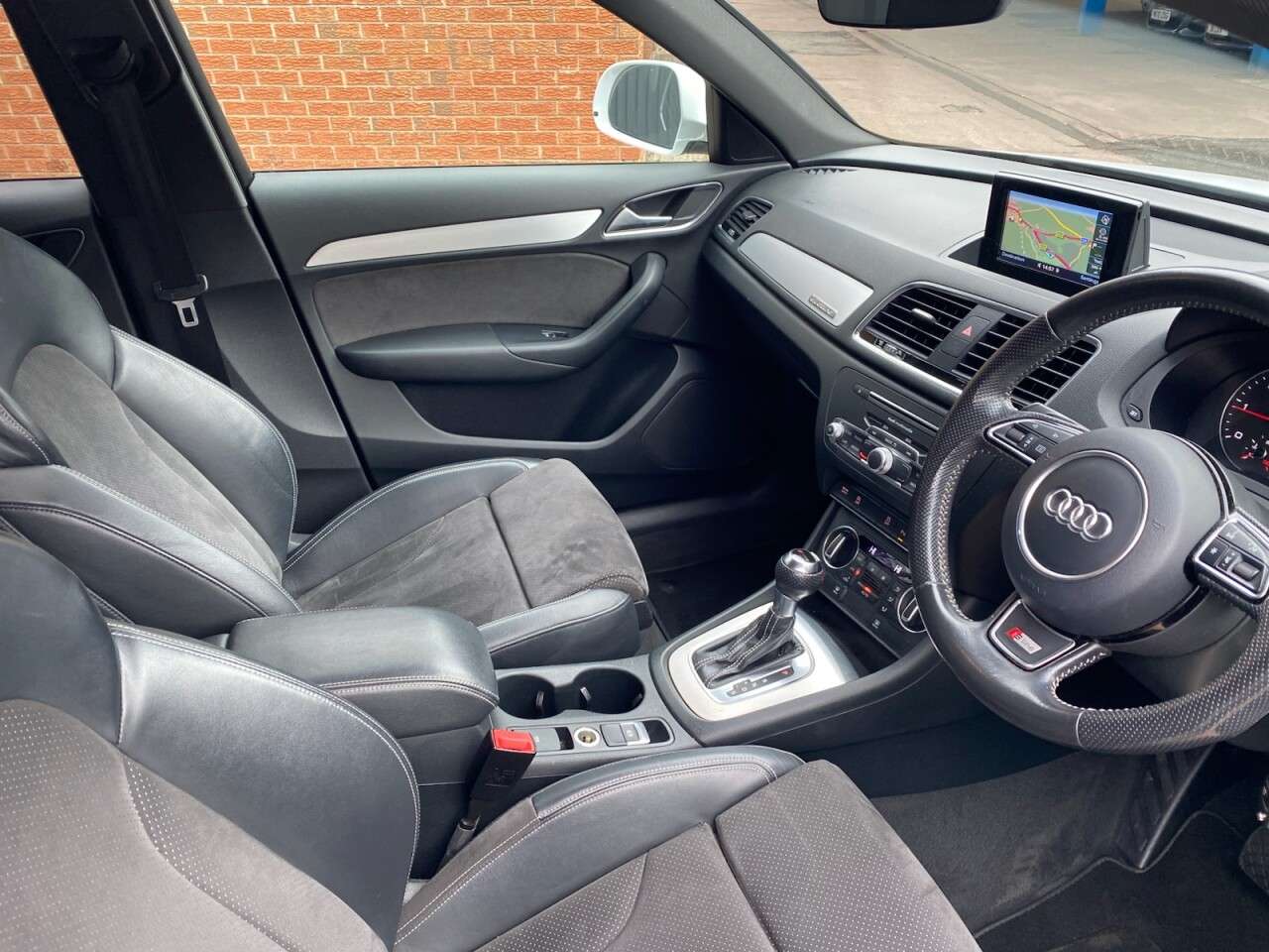 A 2016 AUDI Q3 2.0 TDI S line Plus SUV 5dr Diesel S Tronic quattro Euro 6 (s/s) (184 ps) 1 A 2016 AUDI Q3 2.0 TDI S line Plus SUV 5dr Diesel S Tronic quattro Euro 6 (s/s) (184 ps) 1