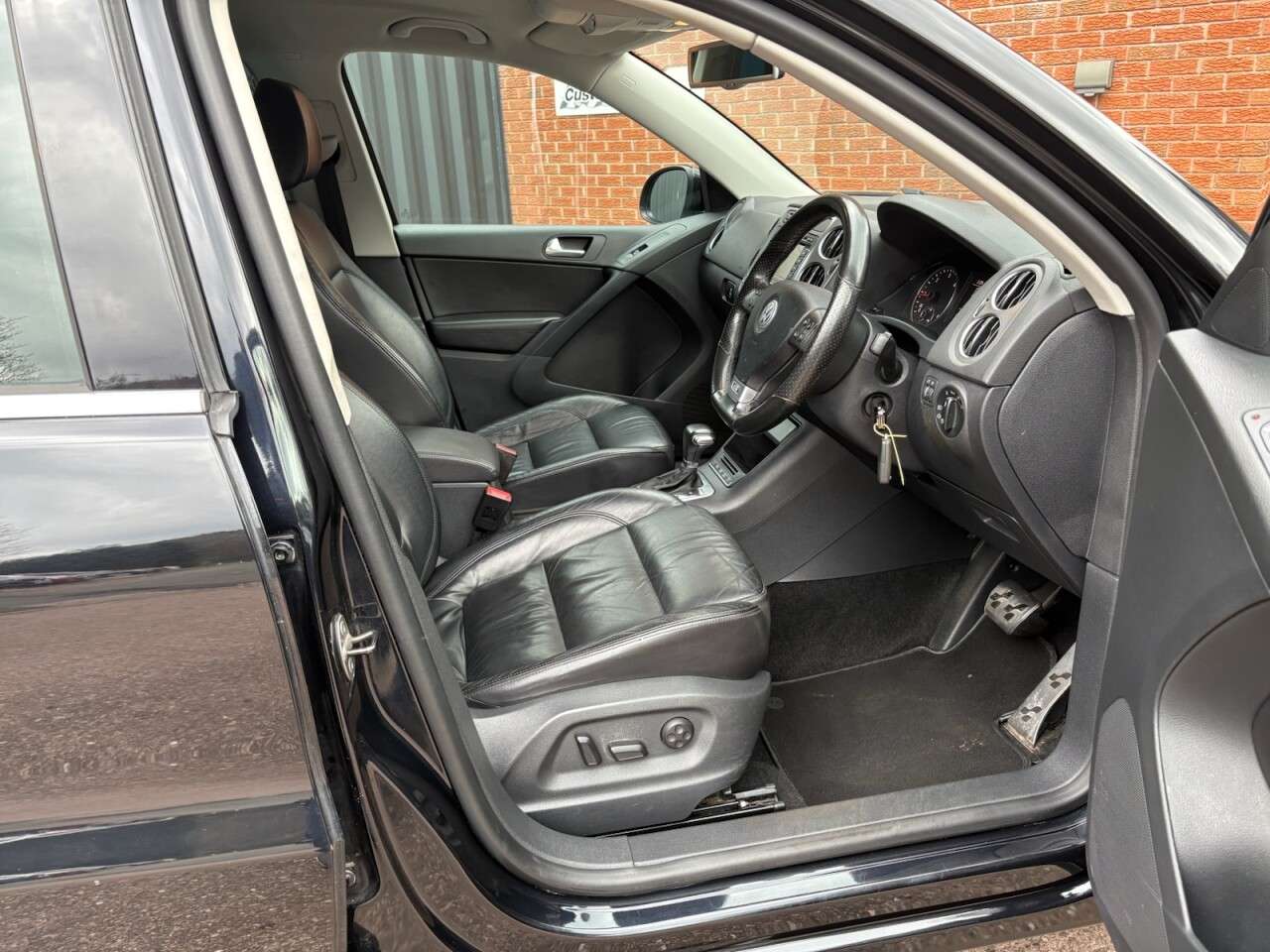 2010 VOLKSWAGEN TIGUAN 2010 VOLKSWAGEN TIGUAN