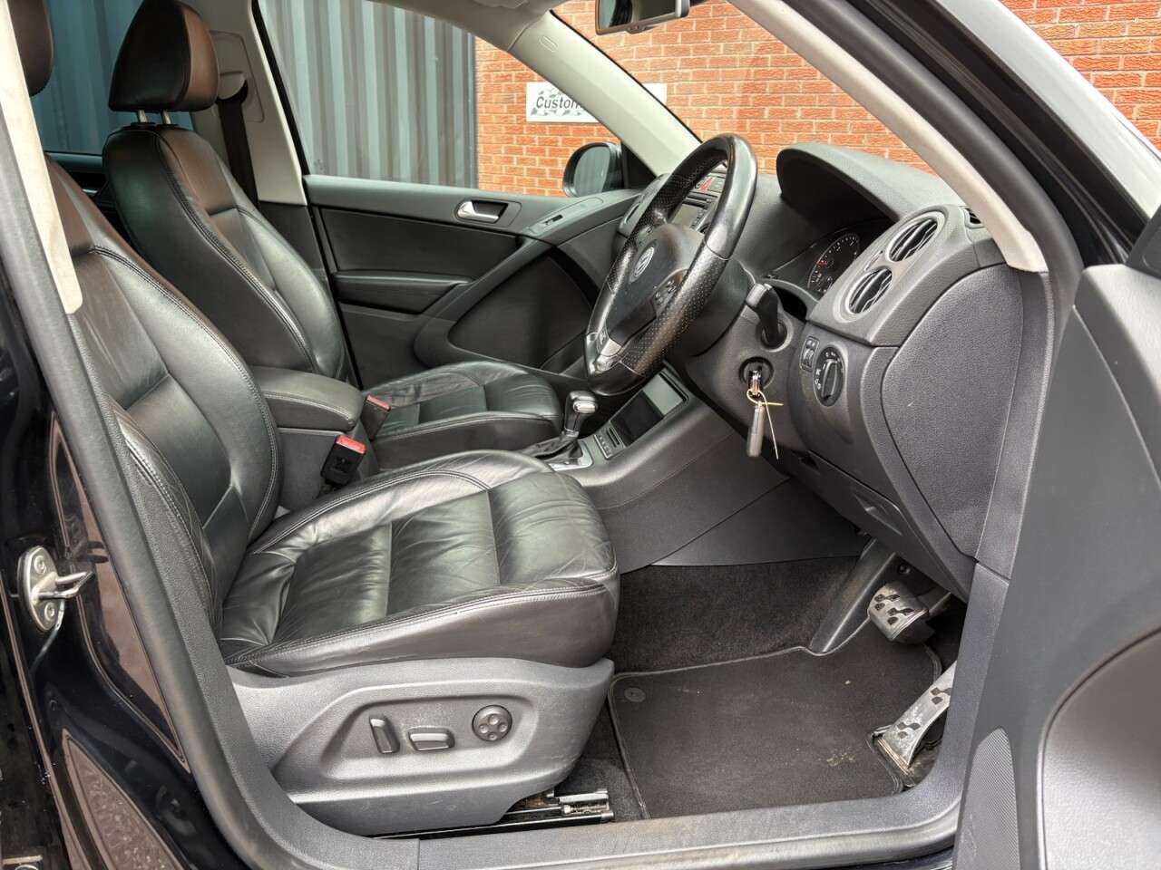 2010 VOLKSWAGEN TIGUAN 2010 VOLKSWAGEN TIGUAN