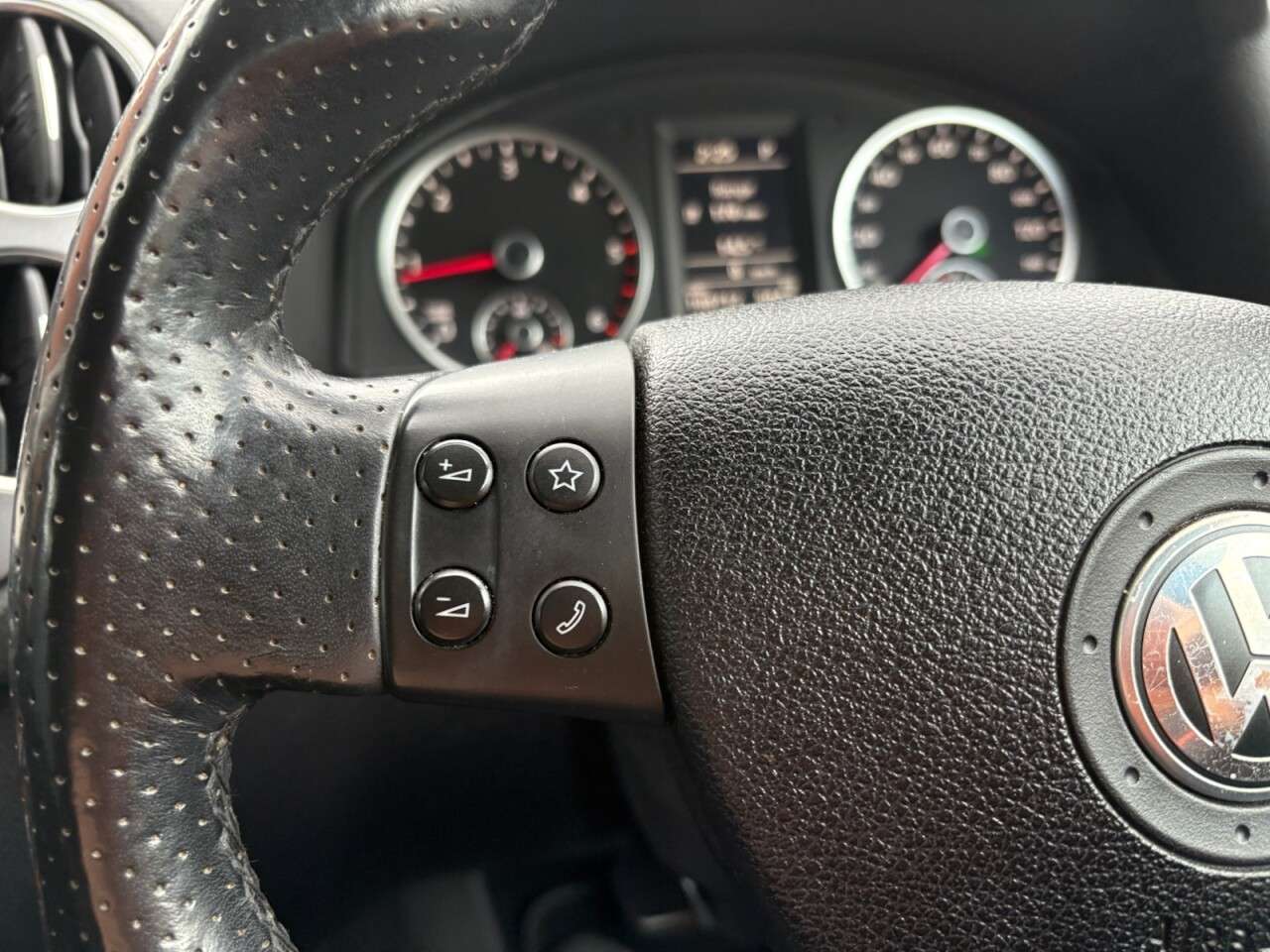 2010 VOLKSWAGEN TIGUAN 2010 VOLKSWAGEN TIGUAN