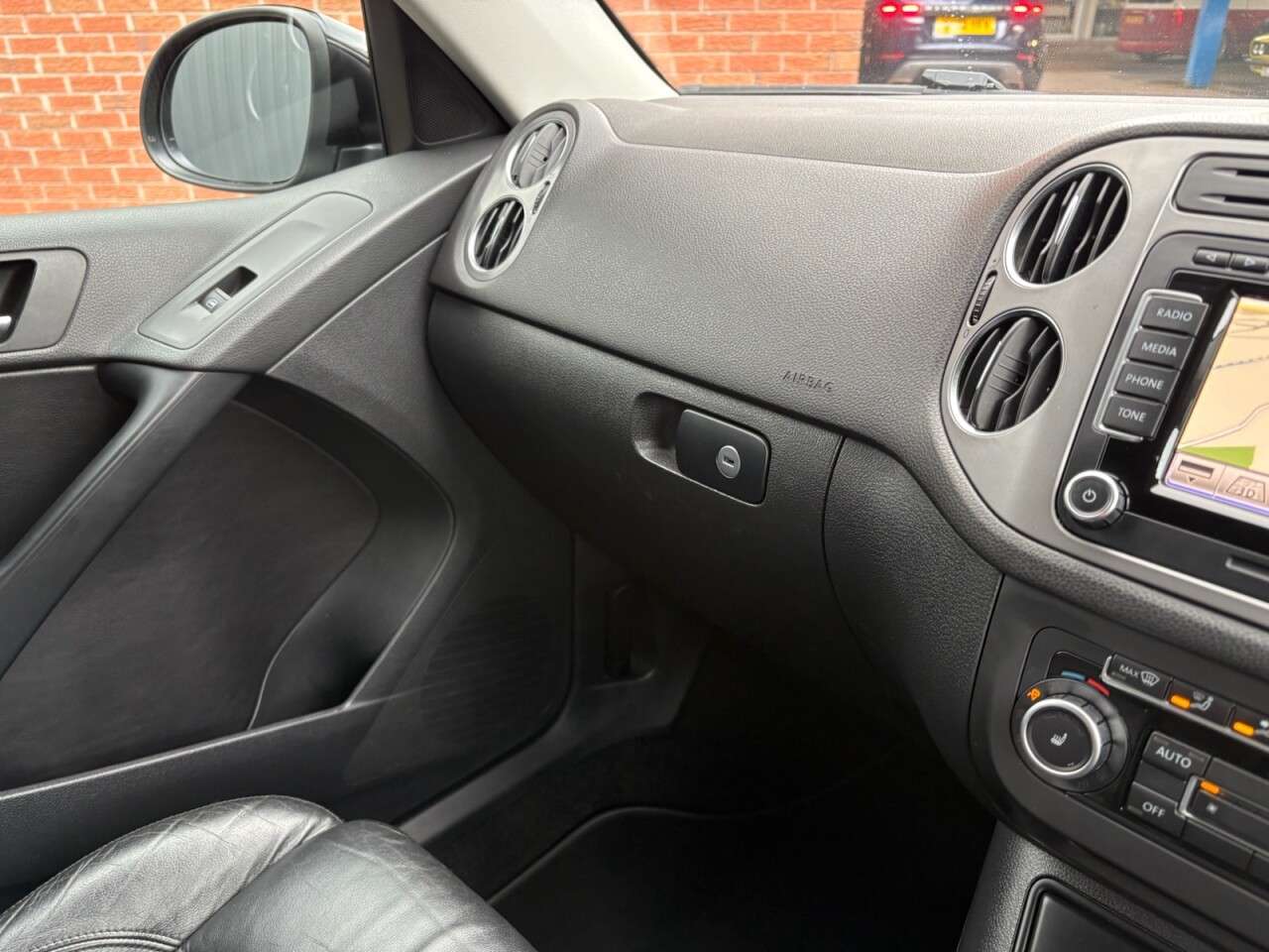 2010 VOLKSWAGEN TIGUAN 2010 VOLKSWAGEN TIGUAN