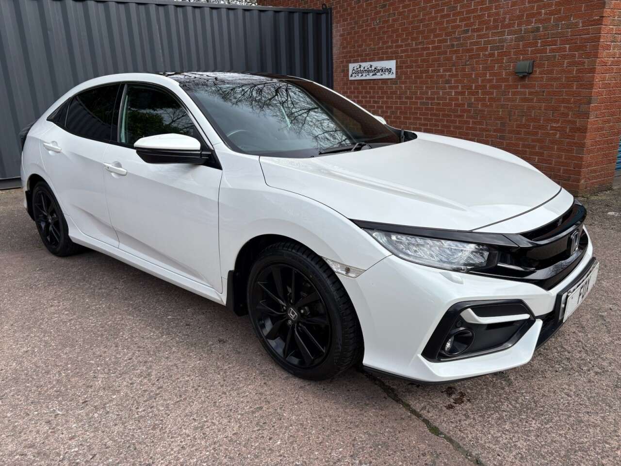 A 2020 HONDA CIVIC 1.0 VTEC Turbo EX Hatchback 5dr Petrol Manual Euro 6 (s/s) (126 ps) PAN ROO A 2020 HONDA CIVIC 1.0 VTEC Turbo EX Hatchback 5dr Petrol Manual Euro 6 (s/s) (126 ps) PAN ROO