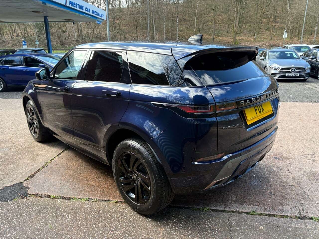 A 2022 LAND ROVER RANGE ROVER EVOQUE 2.0 D165 R-Dynamic S SUV 5dr Diesel Manual FWD Euro 6 (s/s) (163 ps) PRIVAC A 2022 LAND ROVER RANGE ROVER EVOQUE 2.0 D165 R-Dynamic S SUV 5dr Diesel Manual FWD Euro 6 (s/s) (163 ps) PRIVAC