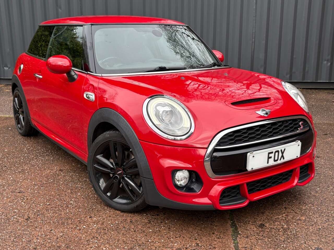 A 2017 MINI HATCH 2.0 Cooper S Hatchback 3dr Petrol Auto Euro 6 (s/s) (192 ps) BLUETOOTH-SAT A 2017 MINI HATCH 2.0 Cooper S Hatchback 3dr Petrol Auto Euro 6 (s/s) (192 ps) BLUETOOTH-SAT