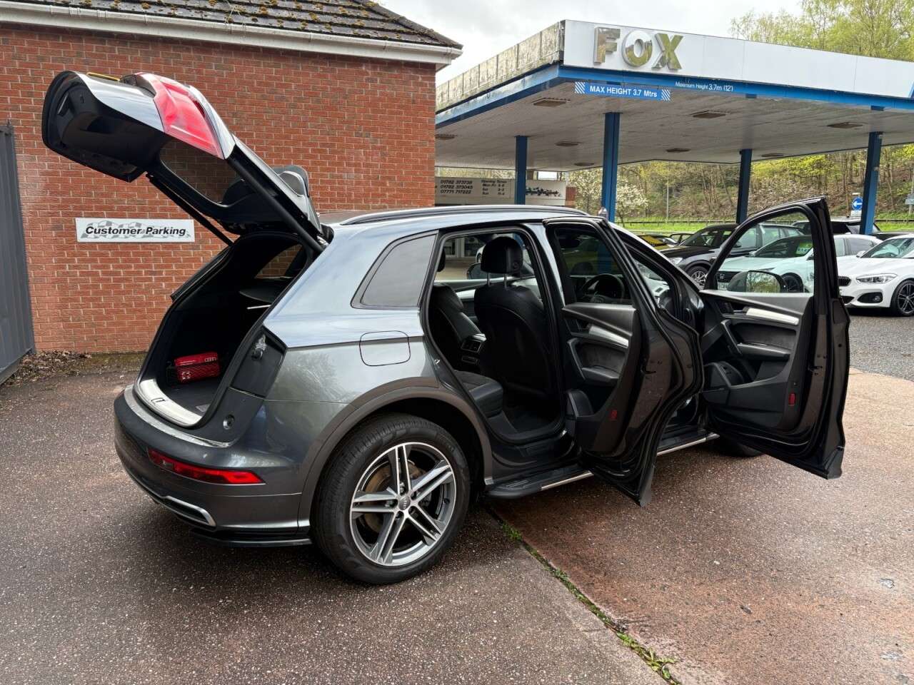 A 2017 AUDI Q5 2.0 TDI S line SUV 5dr Diesel S Tronic quattro Euro 6 (s/s) (190 ps) SATELL A 2017 AUDI Q5 2.0 TDI S line SUV 5dr Diesel S Tronic quattro Euro 6 (s/s) (190 ps) SATELL
