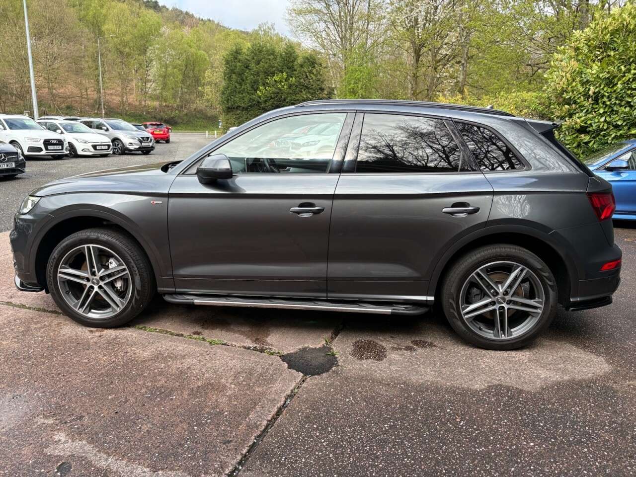 A 2017 AUDI Q5 2.0 TDI S line SUV 5dr Diesel S Tronic quattro Euro 6 (s/s) (190 ps) SATELL A 2017 AUDI Q5 2.0 TDI S line SUV 5dr Diesel S Tronic quattro Euro 6 (s/s) (190 ps) SATELL