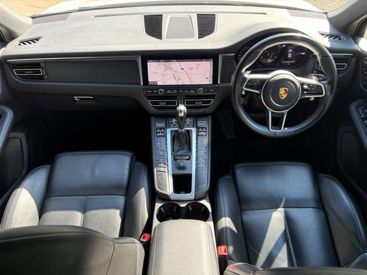 A 2020 PORSCHE MACAN 2.0T SUV 5dr Petrol PDK 4WD Euro 6 (s/s) (245 ps) SATELLITE NAVIGATION/DAB A 2020 PORSCHE MACAN 2.0T SUV 5dr Petrol PDK 4WD Euro 6 (s/s) (245 ps) SATELLITE NAVIGATION/DAB