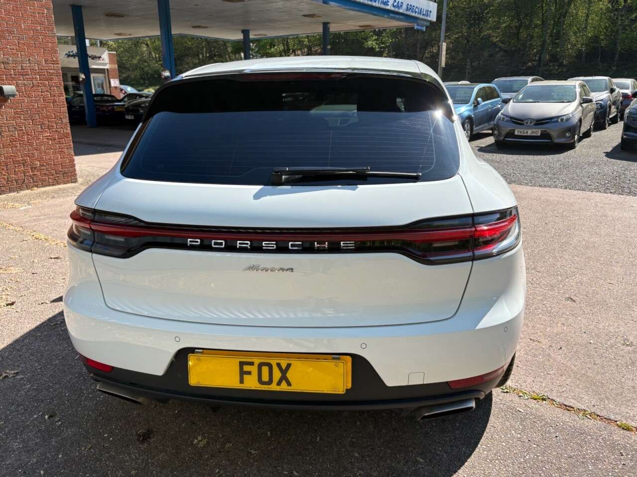 A 2020 PORSCHE MACAN 2.0T SUV 5dr Petrol PDK 4WD Euro 6 (s/s) (245 ps) SATELLITE NAVIGATION/DAB A 2020 PORSCHE MACAN 2.0T SUV 5dr Petrol PDK 4WD Euro 6 (s/s) (245 ps) SATELLITE NAVIGATION/DAB