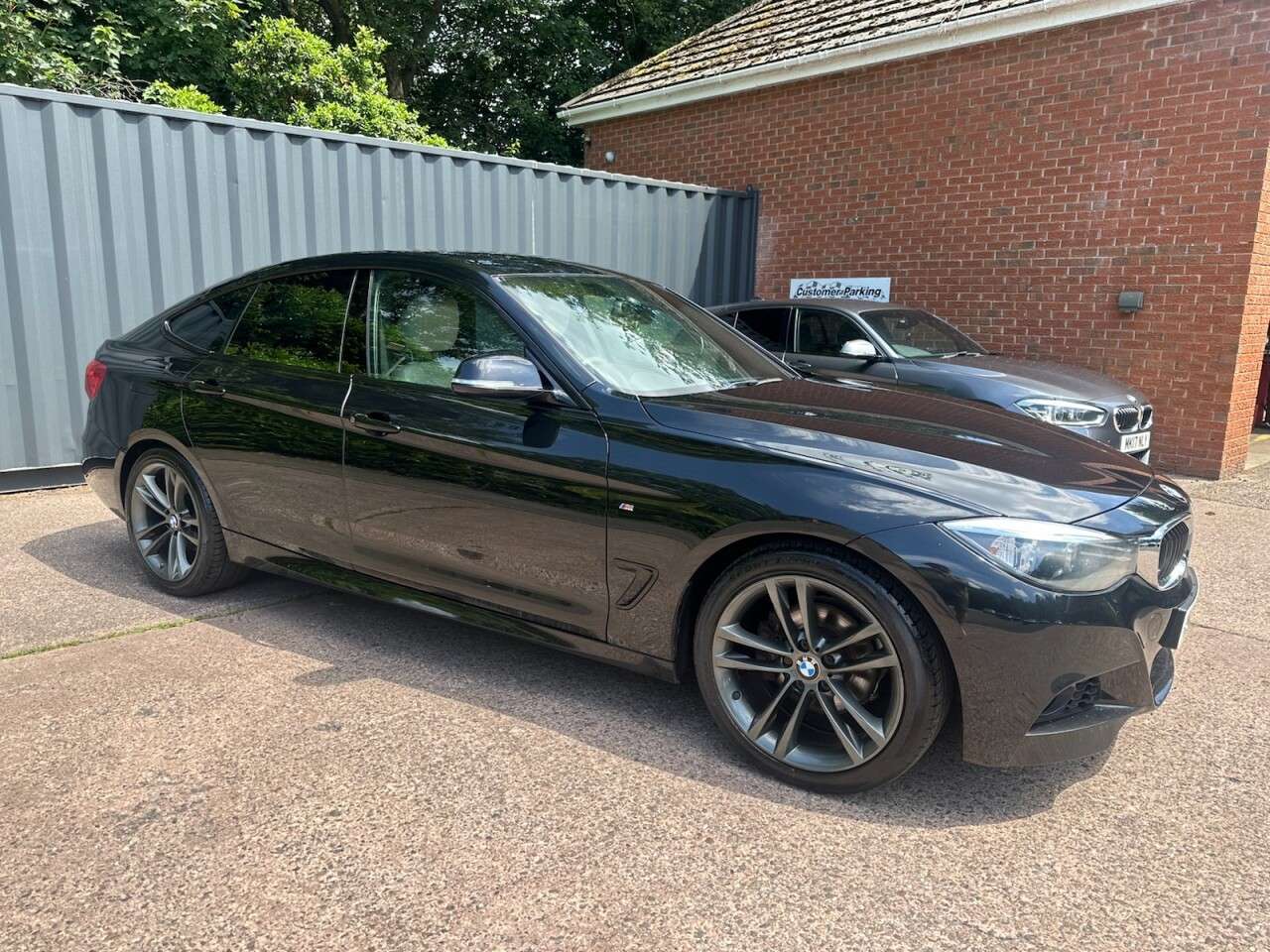 A 2015 BMW 3 SERIES GRAN TURISMO 2.0 320d M Sport GT 5dr Diesel Manual Euro 6 (s/s) (184 ps) CRUISE-PRIVACY A 2015 BMW 3 SERIES GRAN TURISMO 2.0 320d M Sport GT 5dr Diesel Manual Euro 6 (s/s) (184 ps) CRUISE-PRIVACY