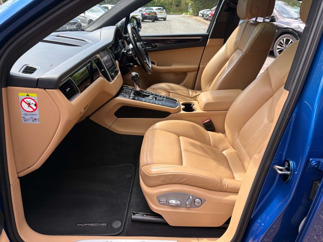 2016 PORSCHE MACAN 2016 PORSCHE MACAN