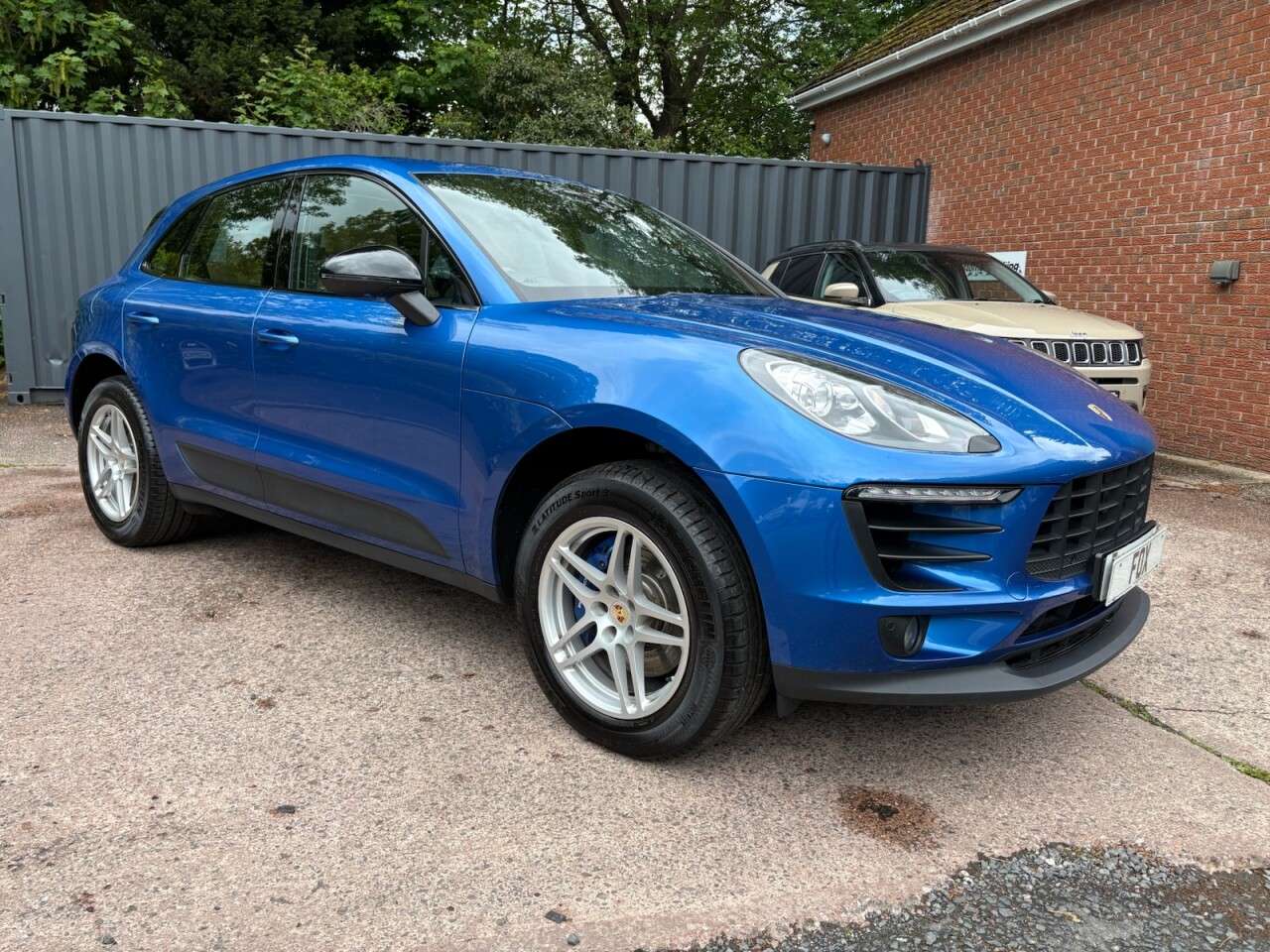 2016 PORSCHE MACAN 2016 PORSCHE MACAN