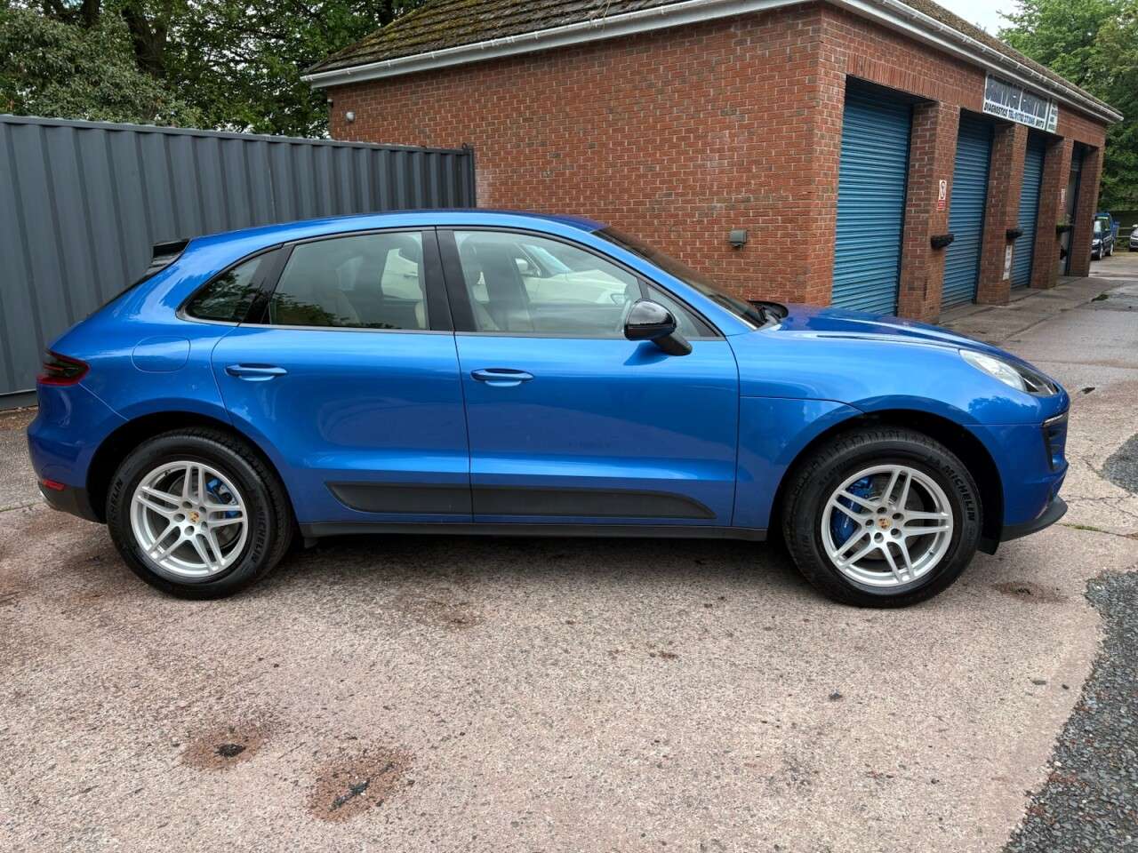 2016 PORSCHE MACAN 2016 PORSCHE MACAN