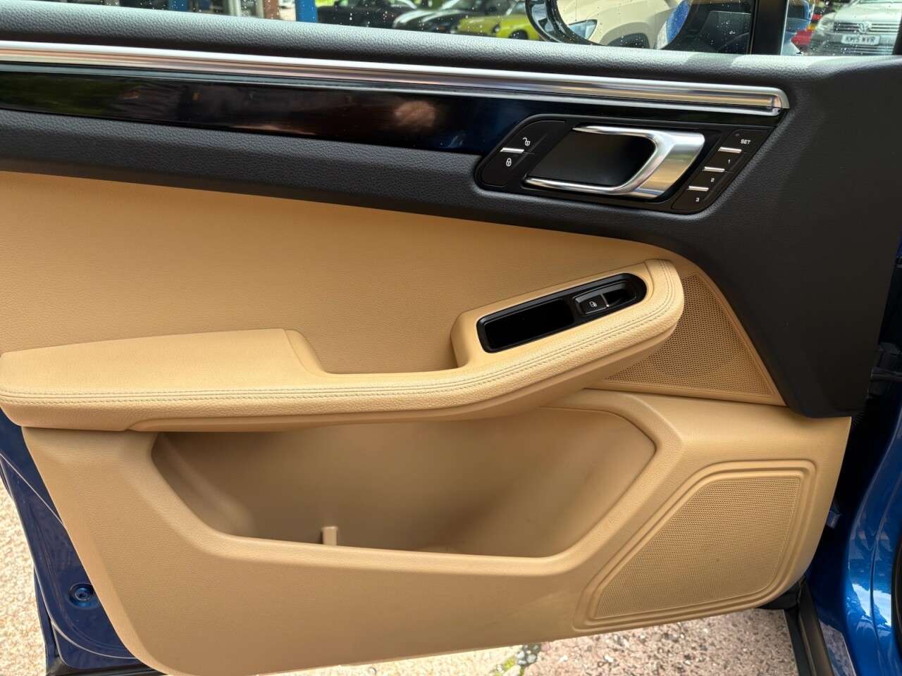 2016 PORSCHE MACAN 2016 PORSCHE MACAN