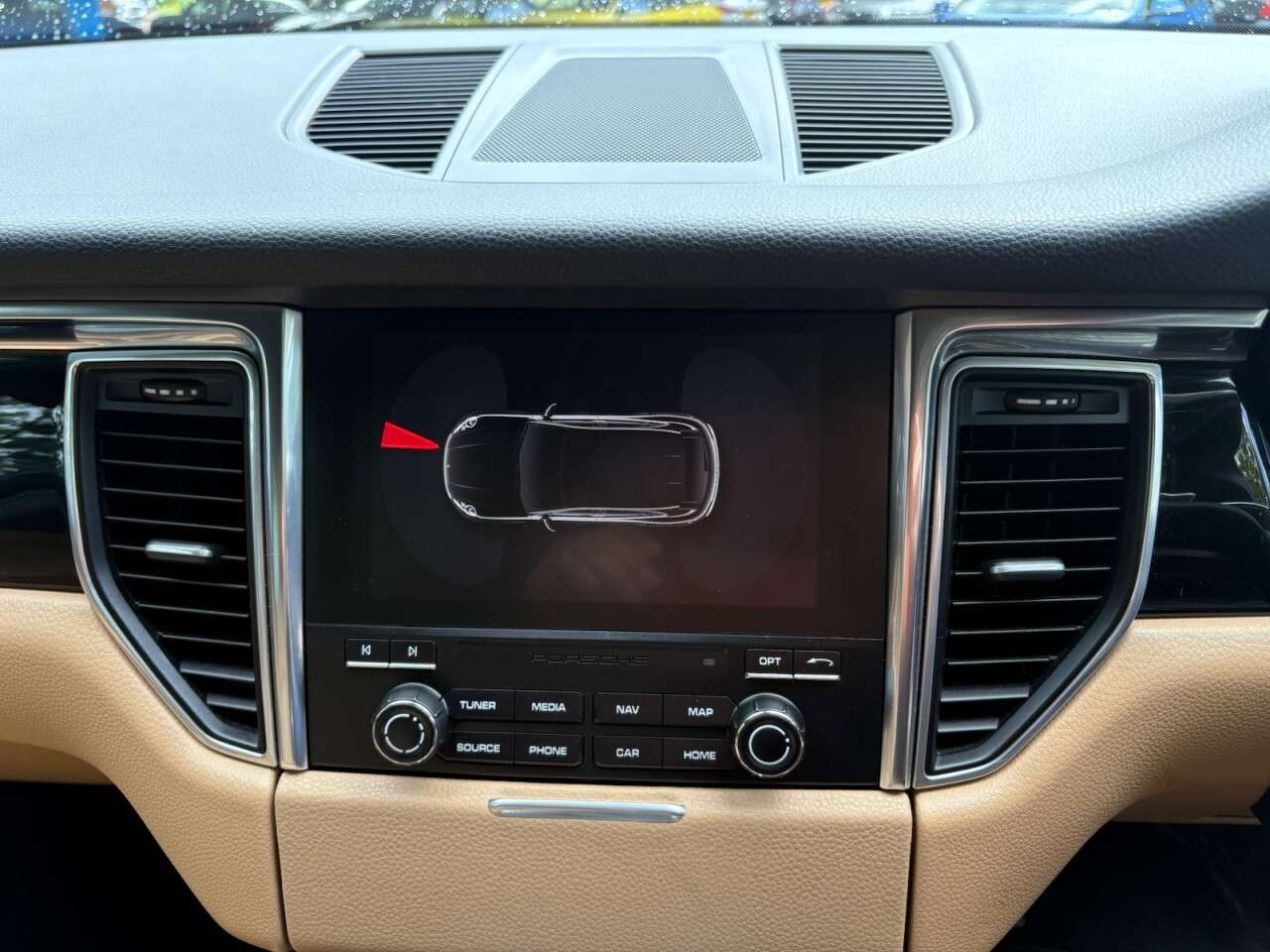 2016 PORSCHE MACAN 2016 PORSCHE MACAN