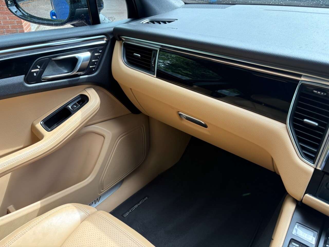 2016 PORSCHE MACAN 2016 PORSCHE MACAN