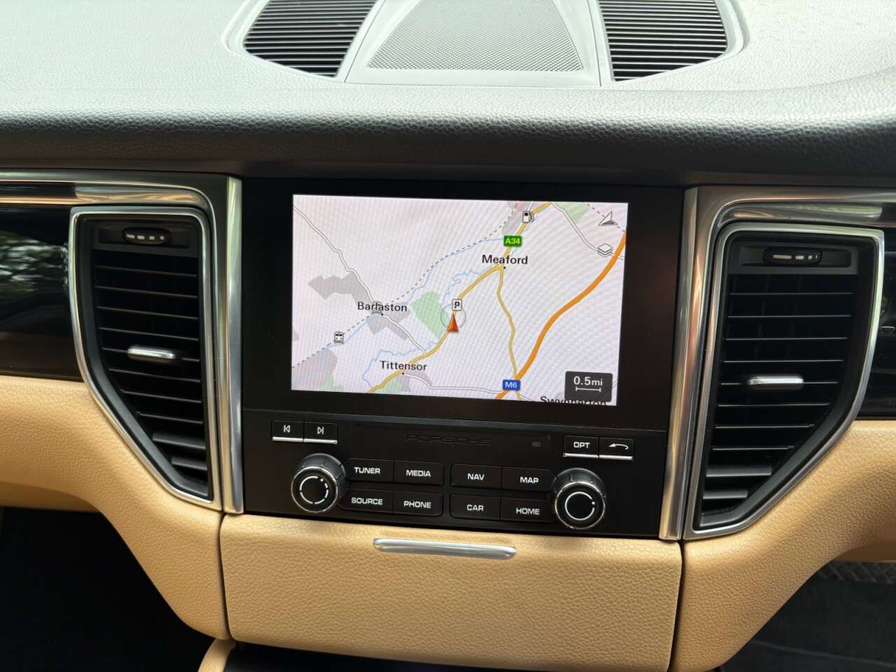 2016 PORSCHE MACAN 2016 PORSCHE MACAN