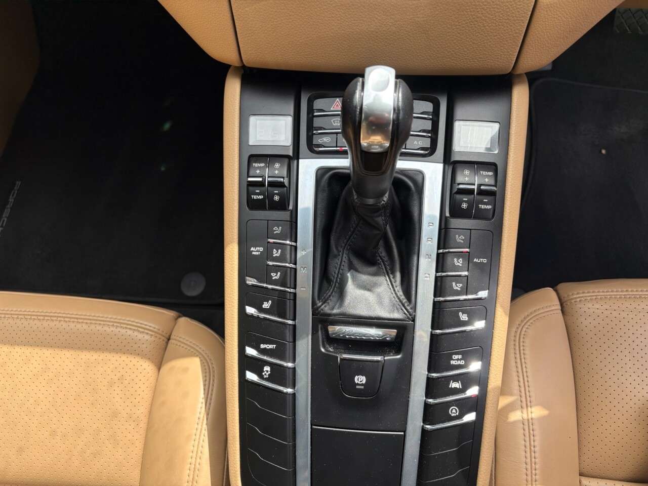 2016 PORSCHE MACAN 2016 PORSCHE MACAN