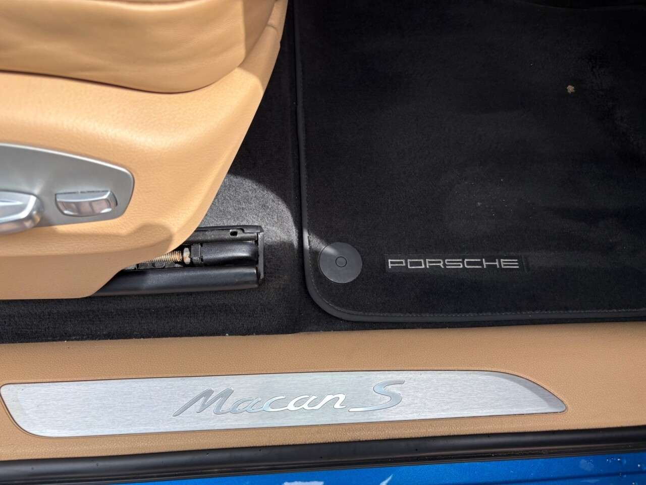 2016 PORSCHE MACAN 2016 PORSCHE MACAN