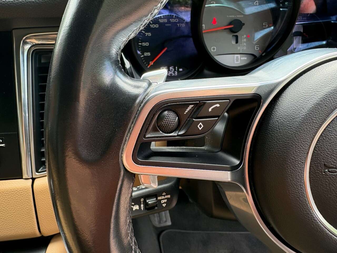 2016 PORSCHE MACAN 2016 PORSCHE MACAN