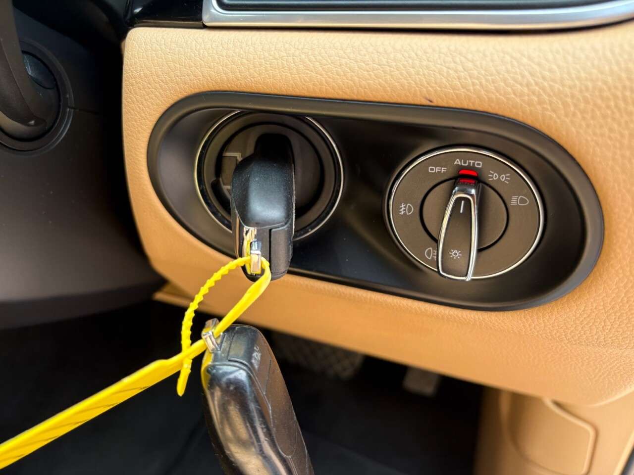 2016 PORSCHE MACAN 2016 PORSCHE MACAN