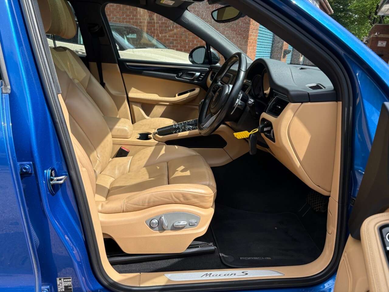 2016 PORSCHE MACAN 2016 PORSCHE MACAN
