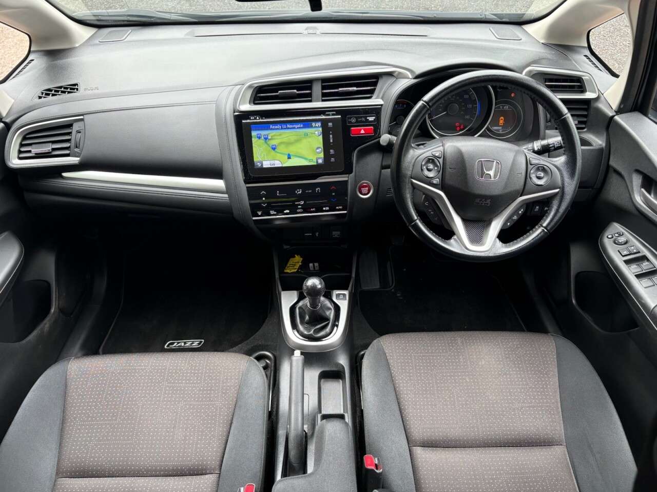 A 2017 HONDA JAZZ 1.3 i-VTEC EX Navi Hatchback 5dr Petrol Manual Euro 6 (s/s) (102 ps) SAT NA A 2017 HONDA JAZZ 1.3 i-VTEC EX Navi Hatchback 5dr Petrol Manual Euro 6 (s/s) (102 ps) SAT NA