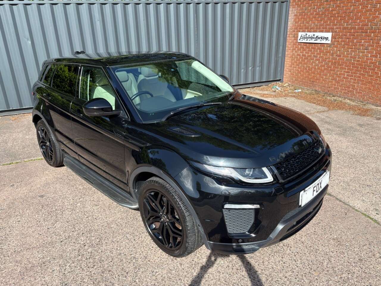 A 2016 LAND ROVER RANGE ROVER EVOQUE 2.0 TD4 HSE Dynamic Lux SUV 5dr Diesel Auto 4WD Euro 6 (s/s) (180 ps) 20INC A 2016 LAND ROVER RANGE ROVER EVOQUE 2.0 TD4 HSE Dynamic Lux SUV 5dr Diesel Auto 4WD Euro 6 (s/s) (180 ps) 20INC