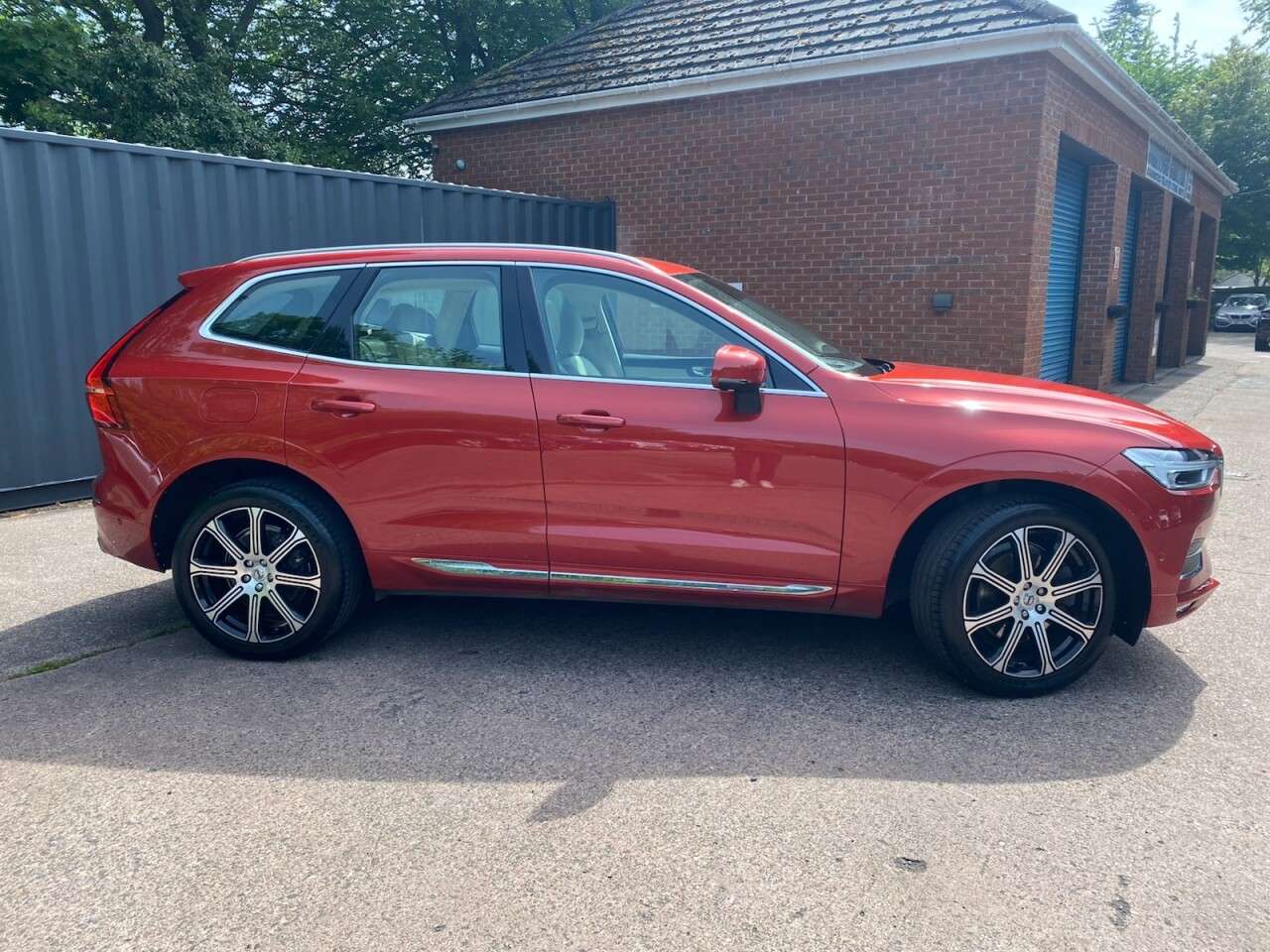 A 2019 VOLVO XC60 2.0 T5 Inscription Pro SUV 5dr Petrol Auto AWD Euro 6 (s/s) (250 ps) CRUISE A 2019 VOLVO XC60 2.0 T5 Inscription Pro SUV 5dr Petrol Auto AWD Euro 6 (s/s) (250 ps) CRUISE