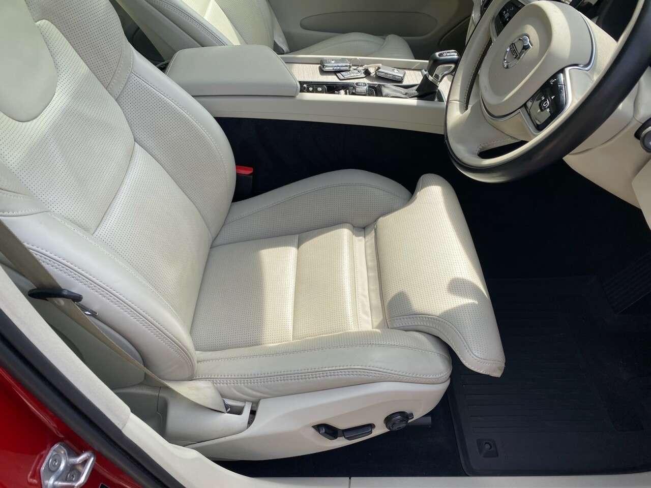 2019 VOLVO XC60 2019 VOLVO XC60