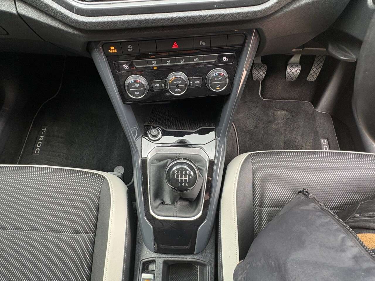 2018 VOLKSWAGEN T-ROC 2018 VOLKSWAGEN T-ROC