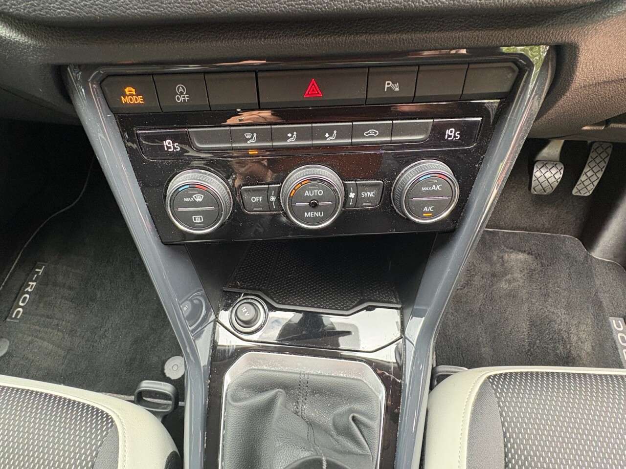 2018 VOLKSWAGEN T-ROC 2018 VOLKSWAGEN T-ROC