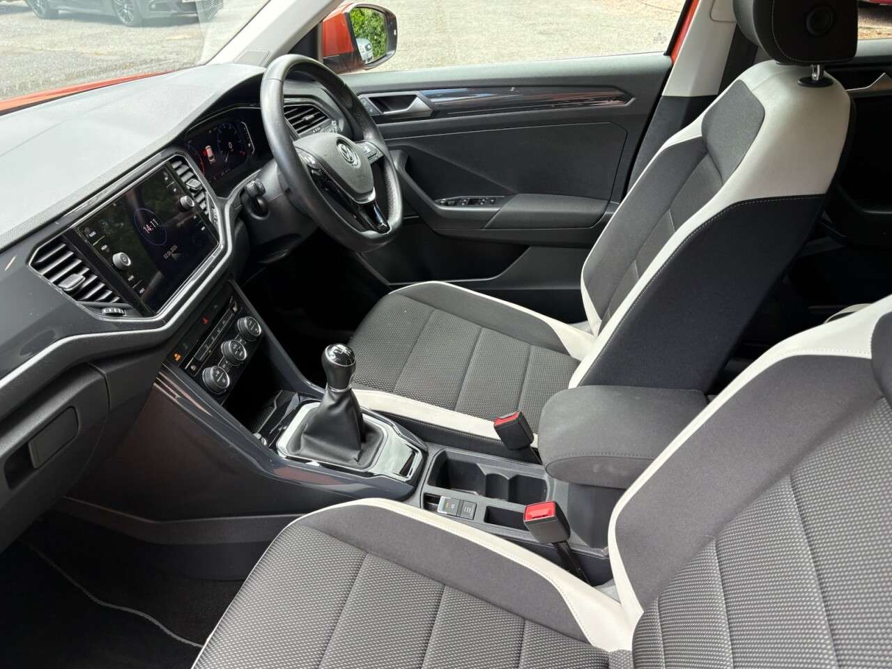 2018 VOLKSWAGEN T-ROC 2018 VOLKSWAGEN T-ROC