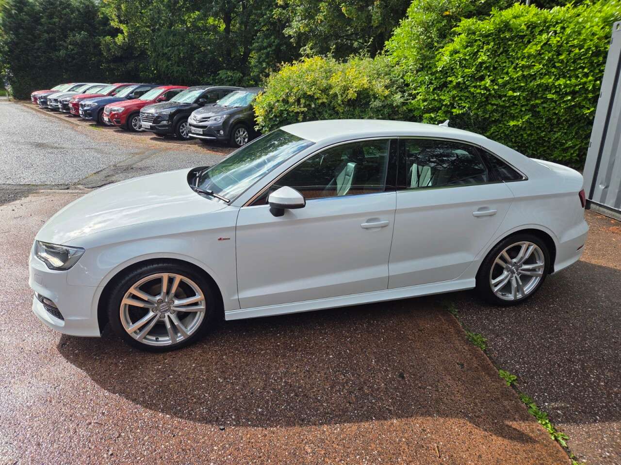 A 2015 AUDI A3 2.0 TDI S line Saloon 4dr Diesel Manual Euro 6 (s/s) (Nav) (150 ps) SATELLI A 2015 AUDI A3 2.0 TDI S line Saloon 4dr Diesel Manual Euro 6 (s/s) (Nav) (150 ps) SATELLI