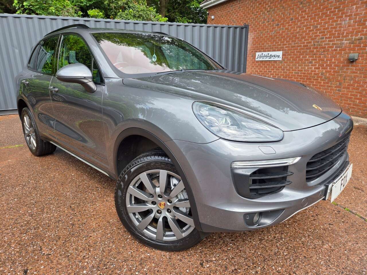 A 2016 PORSCHE CAYENNE 3.6T V6 S SUV 5dr Petrol TiptronicS 4WD Euro 6 (s/s) (420 ps) 20INCH ALLOYS A 2016 PORSCHE CAYENNE 3.6T V6 S SUV 5dr Petrol TiptronicS 4WD Euro 6 (s/s) (420 ps) 20INCH ALLOYS
