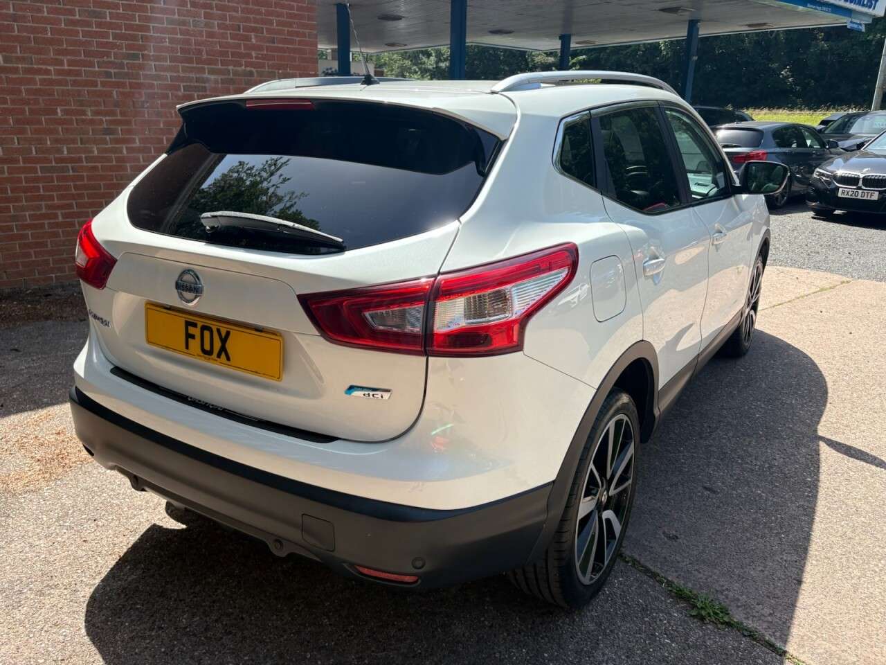 A 2014 NISSAN QASHQAI 1.6 dCi Tekna SUV 5dr Diesel Manual 2WD Euro 5 (s/s) (130 ps) REVERSING CAM A 2014 NISSAN QASHQAI 1.6 dCi Tekna SUV 5dr Diesel Manual 2WD Euro 5 (s/s) (130 ps) REVERSING CAM