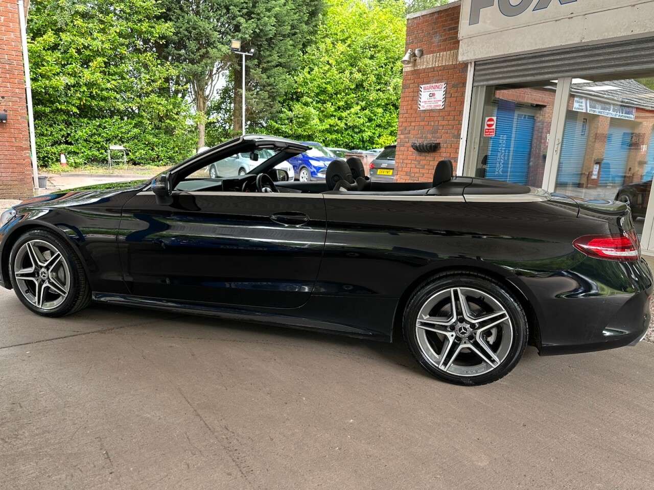 A 2019 MERCEDES-BENZ C-CLASS 1.5 C200 MHEV AMG Line Cabriolet 2dr Petrol G-Tronic+ Euro 6 (s/s) (198 ps) A 2019 MERCEDES-BENZ C-CLASS 1.5 C200 MHEV AMG Line Cabriolet 2dr Petrol G-Tronic+ Euro 6 (s/s) (198 ps)