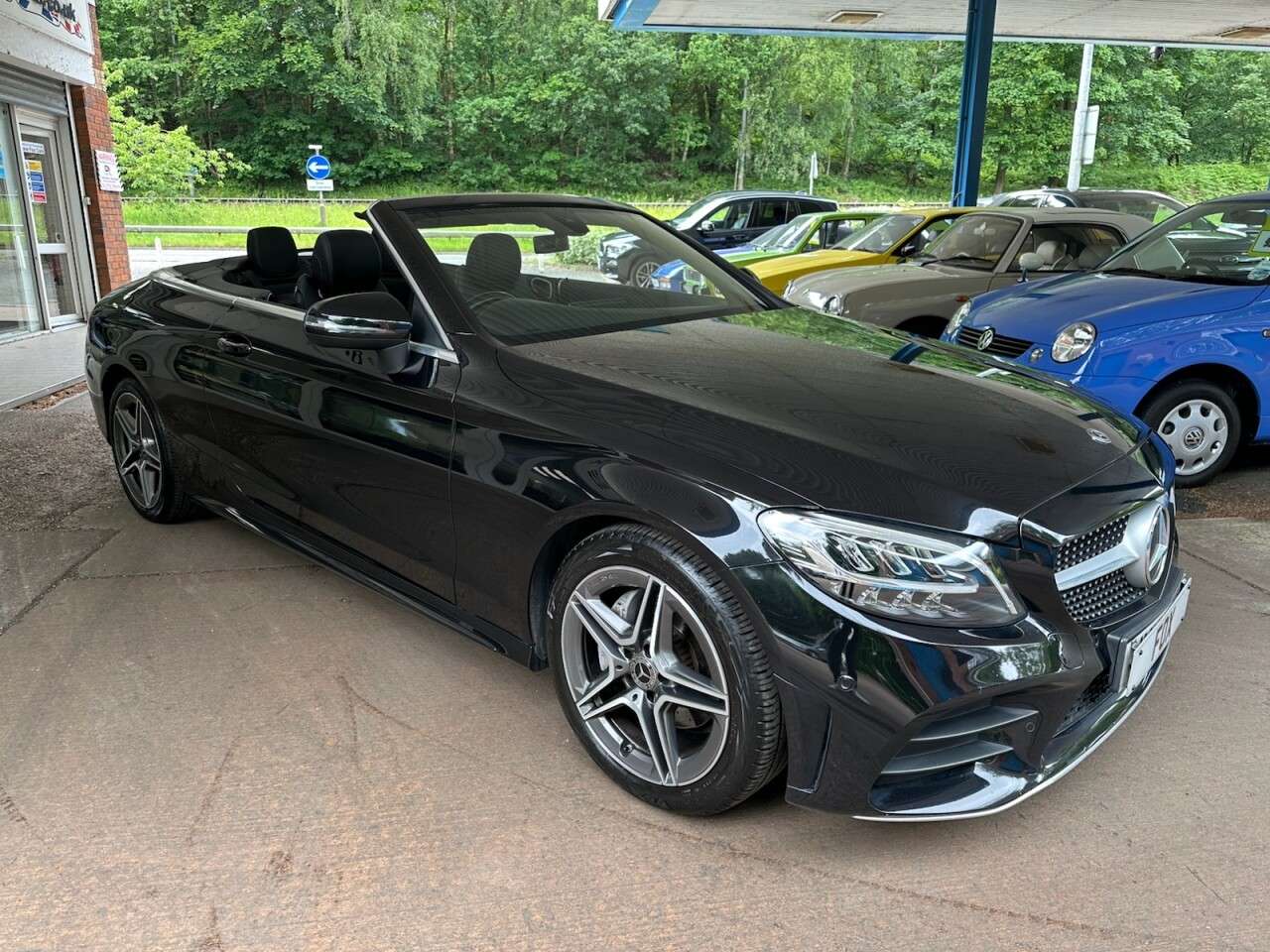 A 2019 MERCEDES-BENZ C-CLASS 1.5 C200 MHEV AMG Line Cabriolet 2dr Petrol G-Tronic+ Euro 6 (s/s) (198 ps) A 2019 MERCEDES-BENZ C-CLASS 1.5 C200 MHEV AMG Line Cabriolet 2dr Petrol G-Tronic+ Euro 6 (s/s) (198 ps)