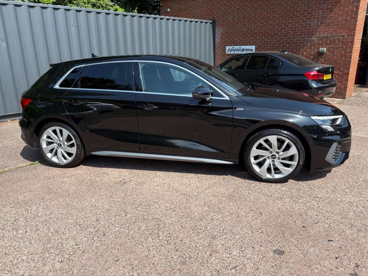 A 2021 AUDI A3 1.5 TFSI 35 S line Sportback 5dr Petrol S Tronic Euro 6 (s/s) (150 ps) REVE A 2021 AUDI A3 1.5 TFSI 35 S line Sportback 5dr Petrol S Tronic Euro 6 (s/s) (150 ps) REVE