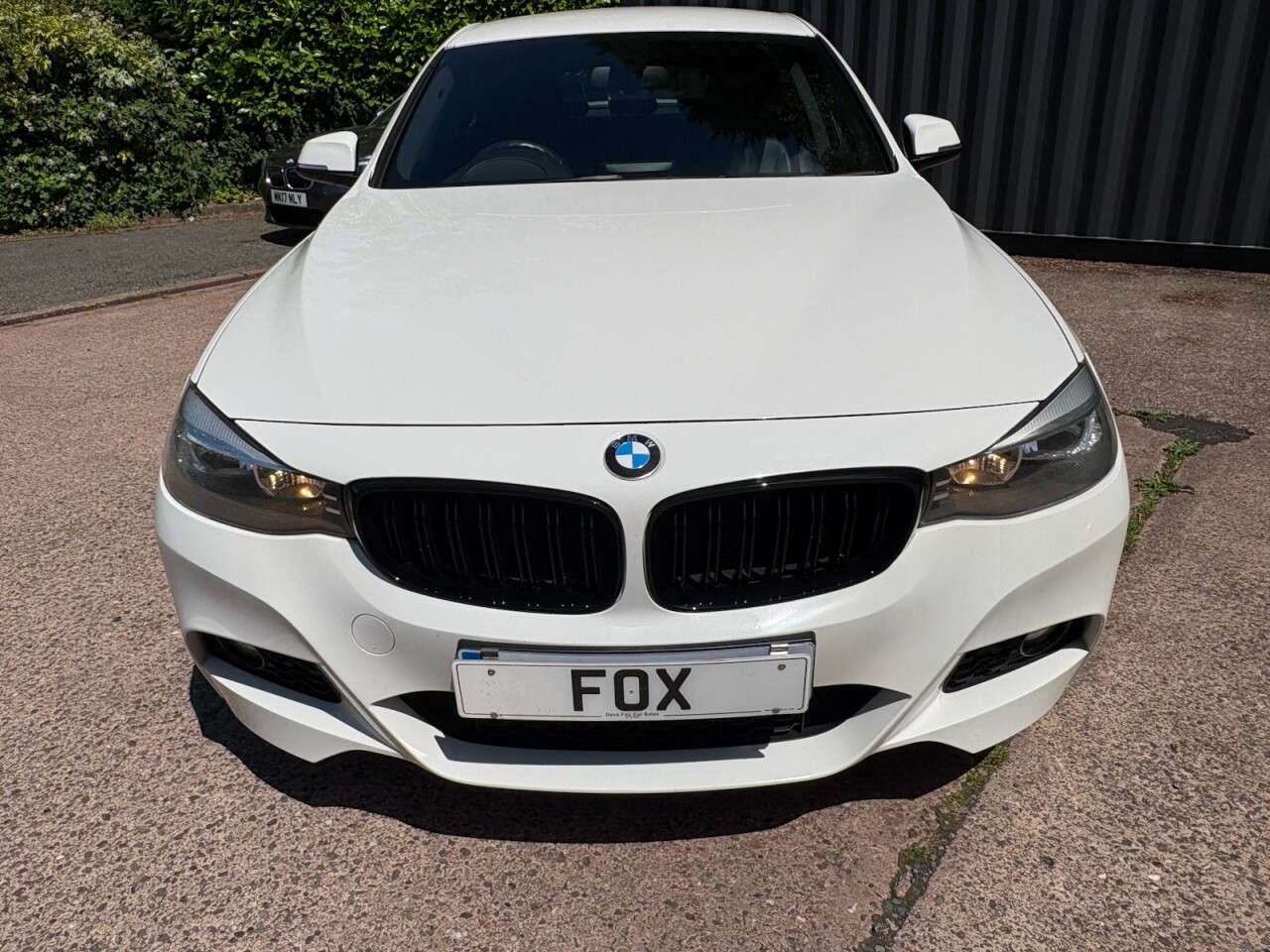 A 2016 BMW 3 SERIES GRAN TURISMO 2.0 320d M Sport GT 5dr Diesel Auto Euro 6 (s/s) (190 ps) PRIVACY GLASS-PAR A 2016 BMW 3 SERIES GRAN TURISMO 2.0 320d M Sport GT 5dr Diesel Auto Euro 6 (s/s) (190 ps) PRIVACY GLASS-PAR