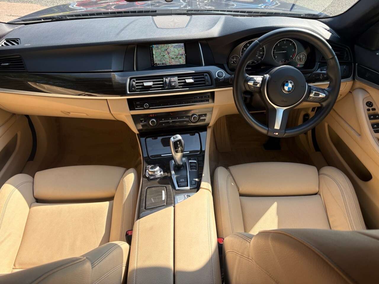 A 2017 BMW 5 SERIES 2.0 520d M Sport Touring 5dr Diesel Auto Euro 6 (s/s) (190 ps) A 2017 BMW 5 SERIES 2.0 520d M Sport Touring 5dr Diesel Auto Euro 6 (s/s) (190 ps)