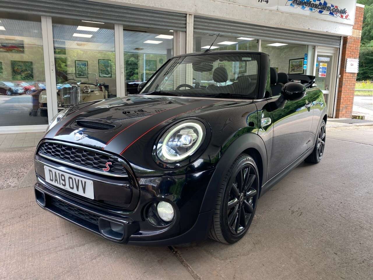 A 2019 MINI CONVERTIBLE 2.0 Cooper S Classic Convertible 2dr Petrol Manual Euro 6 (s/s) (192 ps) 6 A 2019 MINI CONVERTIBLE 2.0 Cooper S Classic Convertible 2dr Petrol Manual Euro 6 (s/s) (192 ps) 6